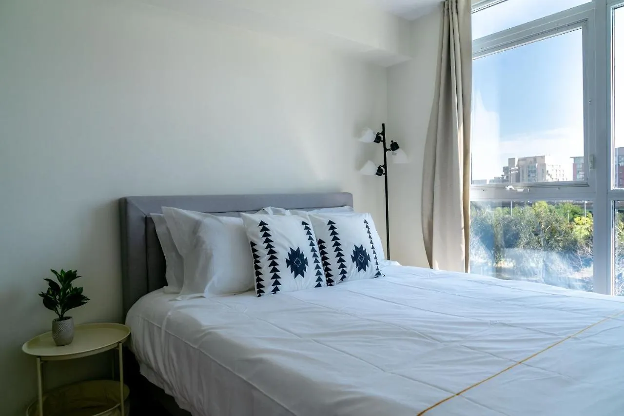 Large 2 Bedrooms Besides Cn Tower トロント