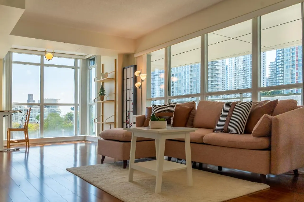 דירה טורונטו Large 2 Bedrooms Besides Cn Tower