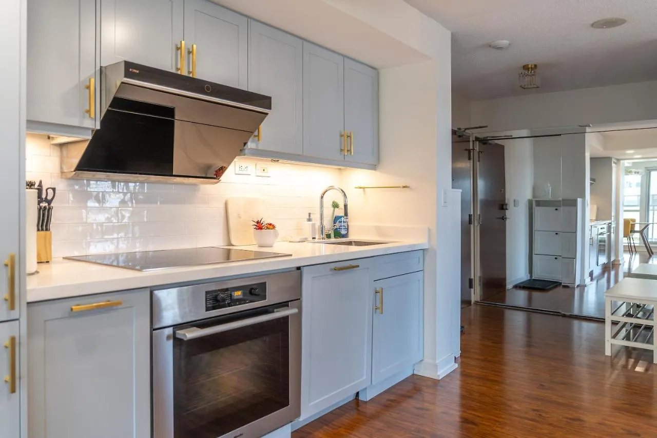 טורונטו Large 2 Bedrooms Besides Cn Tower דירה
